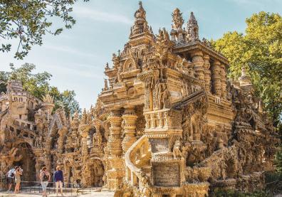 Le palais idéal du facteur Cheval.jpg