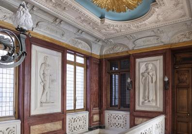 Escalier d'honneur de la Maison de la recherche