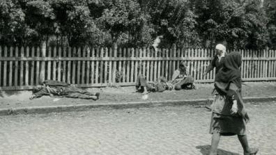 Paysans affamés dans une rue de Kharkiv en 1933.