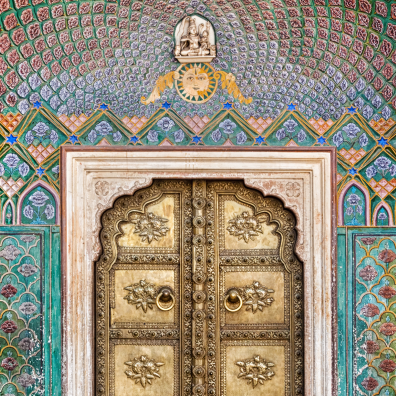 Une des portes de la cour Pitam Niwas Chowk, City Palace de Jaipur, Inde