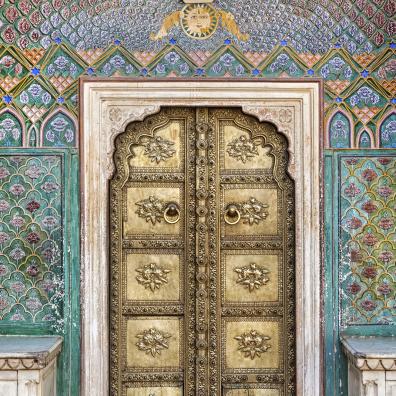 Une des portes de la cour Pitam Niwas Chowk, City Palace de Jaipur, Inde