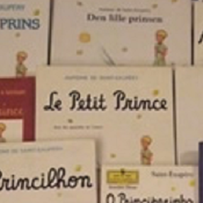 Une trentaine d'exemplaires de couvertures du Petit prince, dans des langues différentes