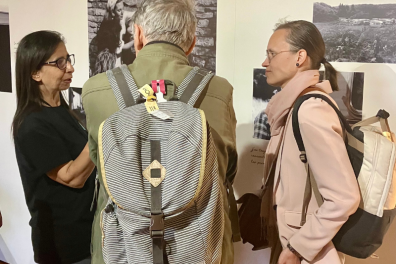 Une doctorante fait une présentation