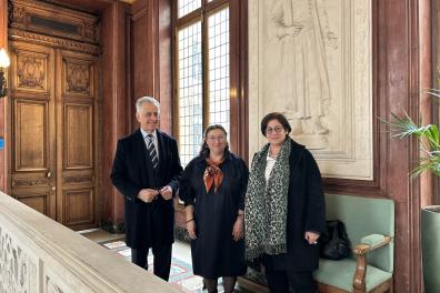 De gauche à droite: Philippe Advani, Président de la Fondation Inalco, Heghnar Zeitlian Watenpaugh, Professeure d'histoire de l'art, Anaïd Donabédian-Demopoulos, Directrice du département des études arméniennes