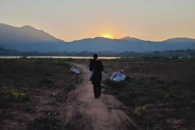 Migrations et enjeux sanitaires au Nord-Laos. Recherche participative, exposition sonore et photographie à Bokeo
