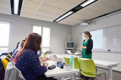 Groupe d'étudiants lors d'un cours