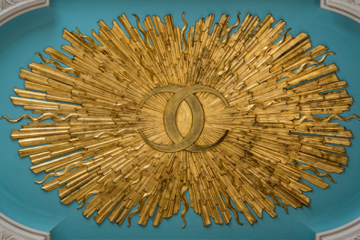 Plafond orné de l'escalier monumental, Maison de la recherche