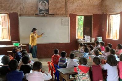 Myanmar - Enseignement en classe.