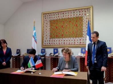 Conventions signées avec trois universités de Tachkent