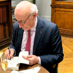 Séance de dédicaces du Sherpas des éditions Tallandier