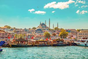 Détroit du Bosphore et mosquée Suleymaniye, Istanbul, Turquie