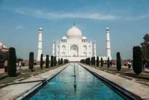 Inde, Taj Mahal sous ciel bleu