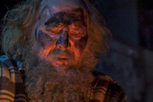 Photo extraite du film estonien, Le chauffeur de l'enfer, représentant un homme barbu