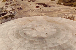 Cactus Dome, île Runit, atoll d'Enewetak. Vue aérienne.