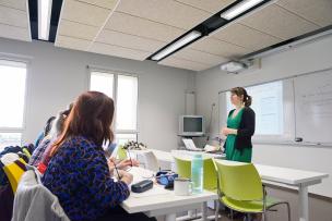 Groupe d'étudiants lors d'un cours